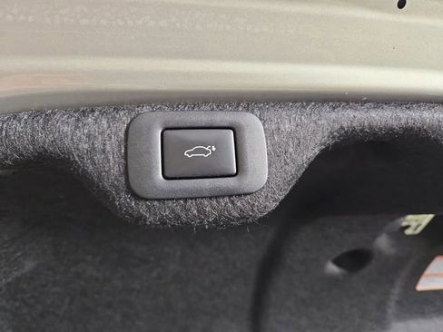 Used 2024 Lexus ES 300h 300h Luxury image 33