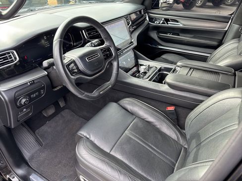 Used 2022 Jeep Grand Wagoneer Series II image 43