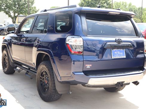 Used 2022 Toyota 4Runner TRD Off-Road Premium w/ Moonroof Package AWD/4WD image 6