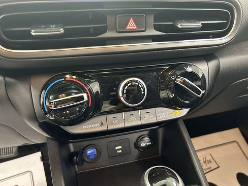 Used 2022 Hyundai Kona SEL AWD/4WD image 16