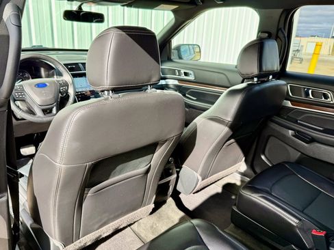 Used 2017 Ford Explorer Limited image 14