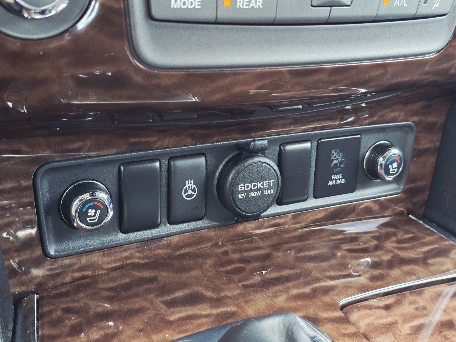 Used 2017 Nissan Armada Platinum RWD image 28