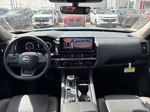 New 2026 Nissan Pathfinder Platinum image 15