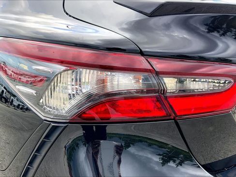 Used 2021 Toyota Camry SE FWD image 28