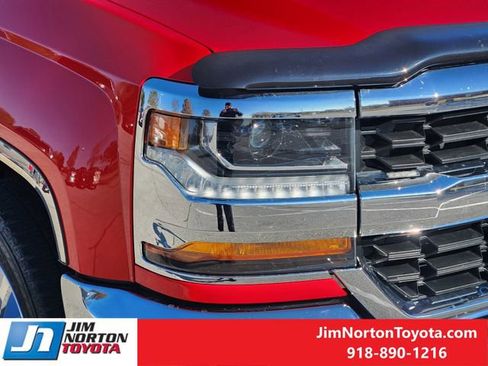 Used 2018 Chevrolet Silverado 1500 LT w/ Texas Edition image 10