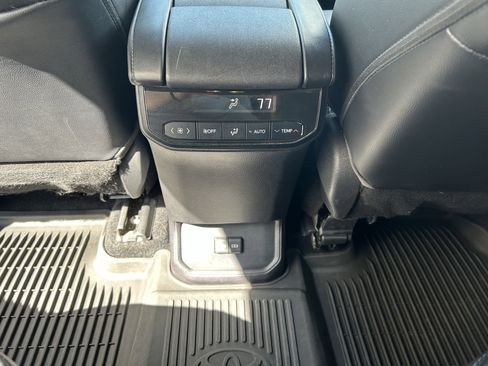Used 2022 Toyota Highlander XSE AWD/4WD image 19