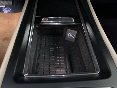 Used 2025 Lincoln Corsair Grand Touring w/ Equipment Group 302A image 15