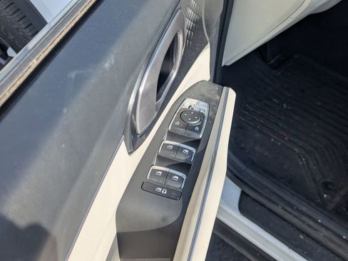 Used 2024 Kia Sorento S image 17