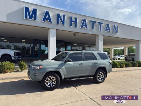 Used 2022 Toyota 4Runner TRD Off-Road Premium w/ Moonroof Package AWD/4WD image 1