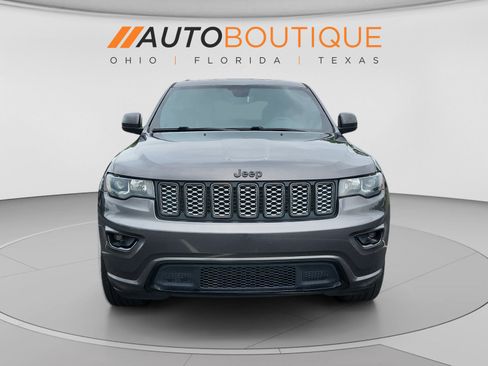 Used 2018 Jeep Grand Cherokee Altitude AWD/4WD image 9
