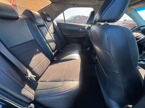 Used 2017 Toyota Camry SE w/ Moonroof Package image 6