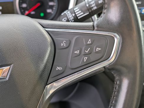 Used 2021 Chevrolet Equinox LT image 18