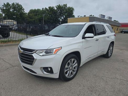 Used 2018 Chevrolet Traverse Premier w/ Driver Confidence II Package FWD image 1