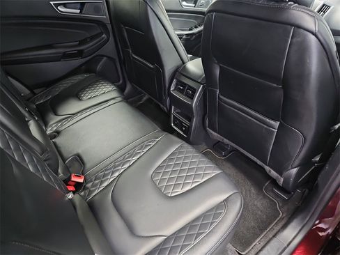 Used 2024 Ford Edge Titanium image 11