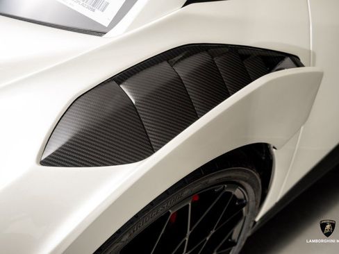 Used 2023 Lamborghini Huracan STO image 17