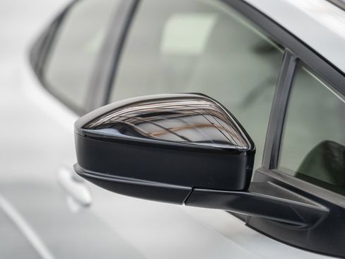 Certified 2024 Toyota Prius XLE FWD image 17