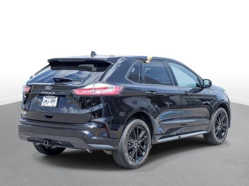 Used 2022 Ford Edge ST-Line w/ Class II Trailer Tow Package AWD/4WD image 8