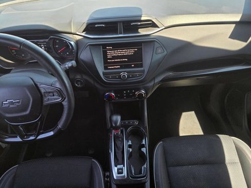 Used 2022 Chevrolet TrailBlazer RS FWD image 9