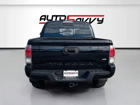 Used 2022 Toyota Tacoma TRD Off-Road w/ Technology Package AWD/4WD image 6