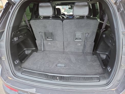 Used 2023 Jeep Grand Cherokee L Laredo image 7