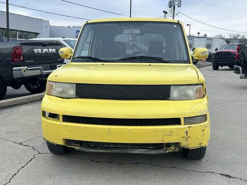 Used 2005 Scion xB image 3