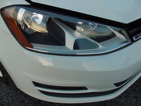 Used 2016 Volkswagen Golf Limited Edition image 49