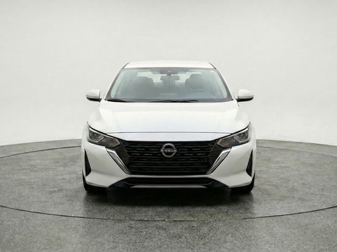 Used 2025 Nissan Sentra SV FWD image 2