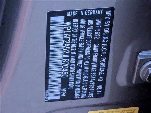 Used 2018 Porsche Macan Turbo image 23