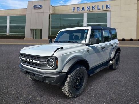 New 2026 Ford Bronco 4-Door w/ Sasquatch Package AWD/4WD image 3