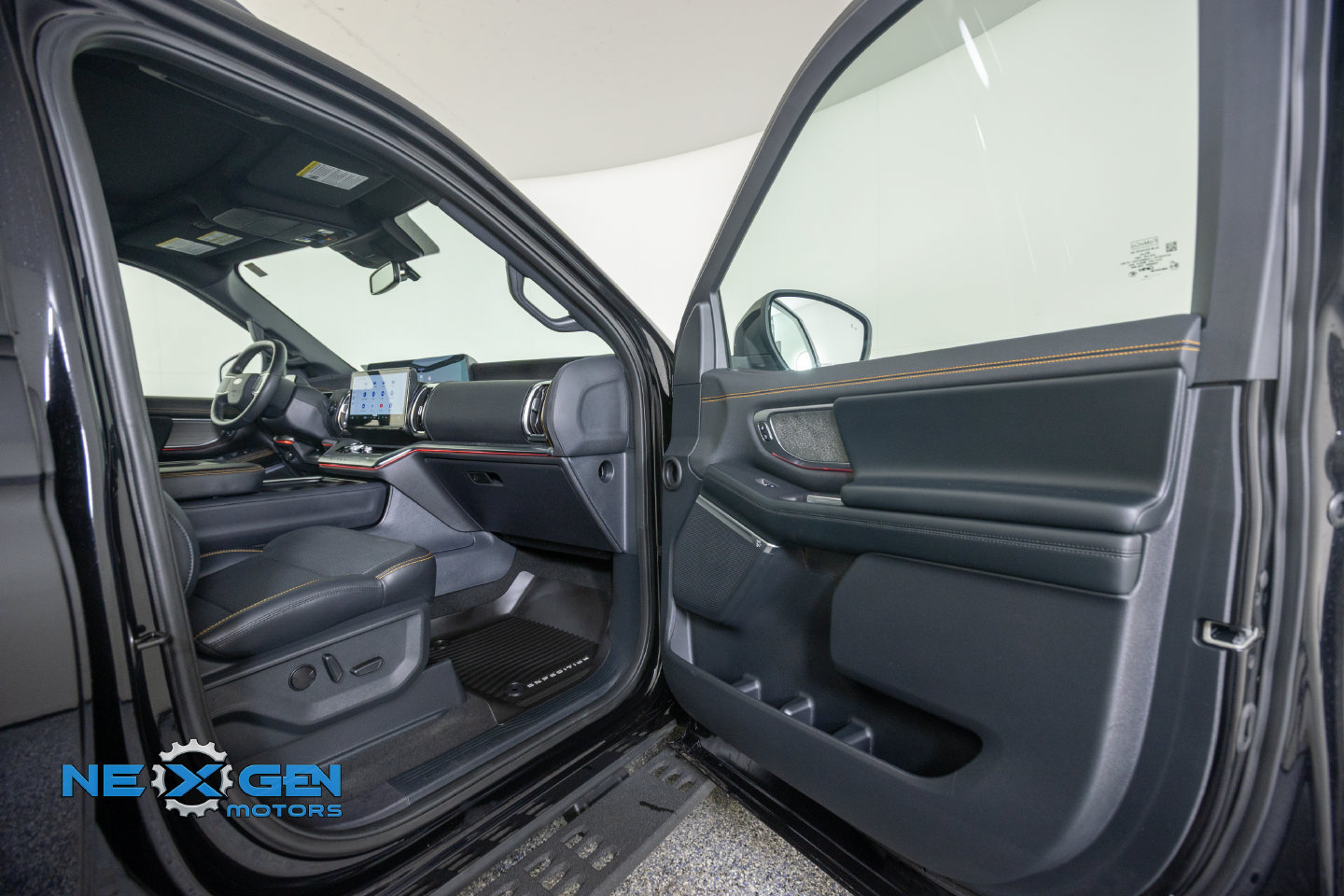 Used 2026 Ford Expedition Tremor AWD/4WD image 3