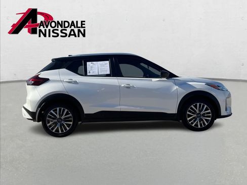 Certified 2024 Nissan Kicks SV image 8