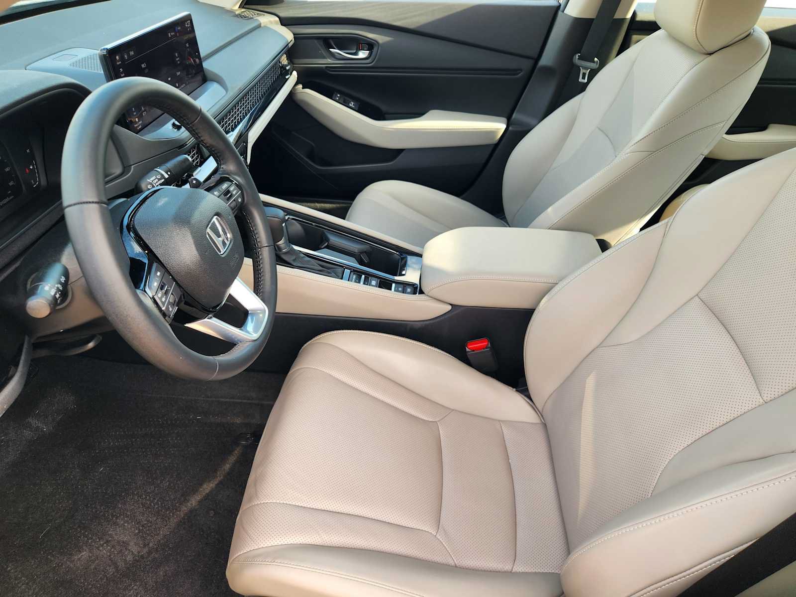 Used 2024 Honda Accord Touring image 12