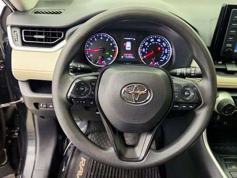 Used 2019 Toyota RAV4 XLE AWD/4WD image 14