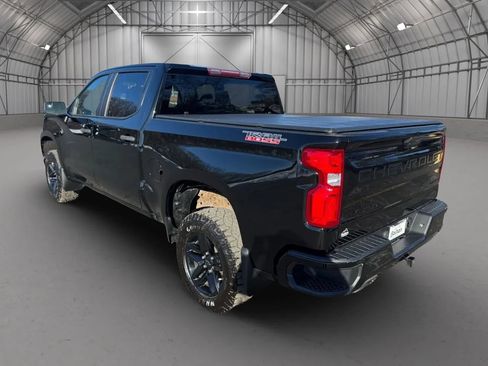 Used 2021 Chevrolet Silverado 1500 Custom Trail Boss w/ LPO, Dark Essentials Package image 8