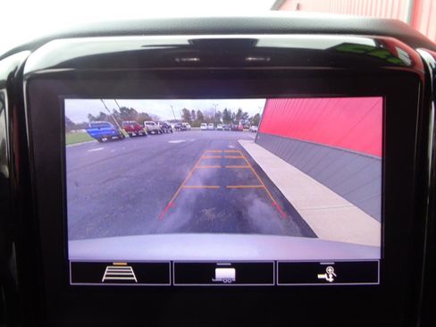 Used 2020 Chevrolet Traverse LT w/ Driver Confidence II Package image 9