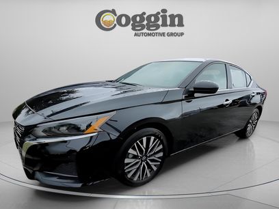 Used 2024 Nissan Altima 2.5 SV