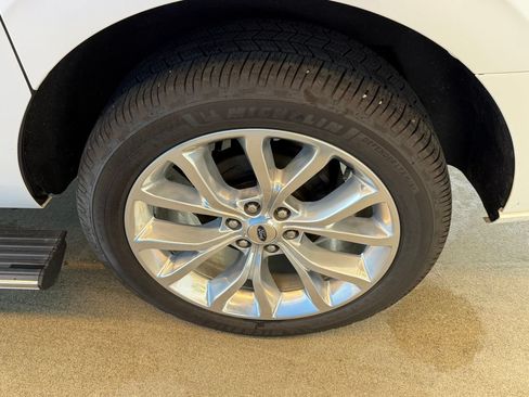 Used 2019 Ford Expedition Max Platinum AWD/4WD image 8