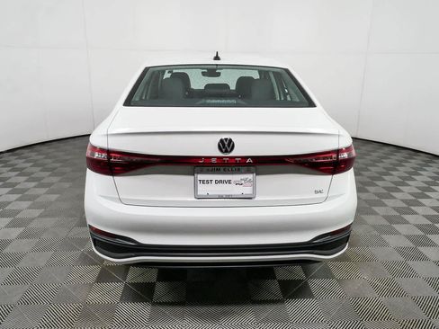 Certified 2025 Volkswagen Jetta SE FWD image 27