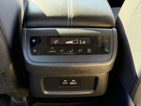 Certified 2024 Nissan Pathfinder SV FWD image 23