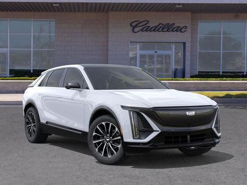 New 2026 Cadillac Lyriq Sport image 7