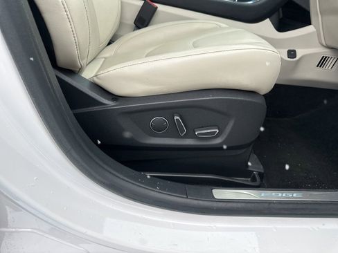 Used 2019 Ford Edge Titanium w/ Equipment Group 301A image 28