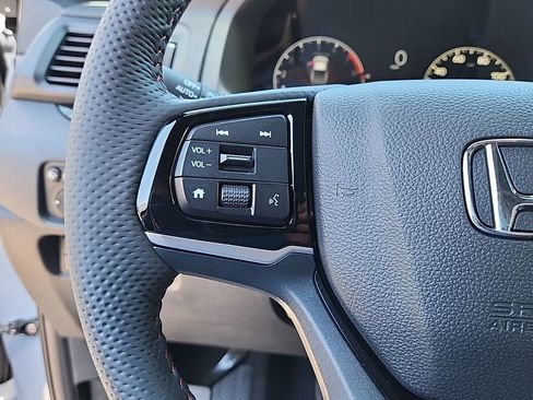 New 2026 Honda Ridgeline Black Edition image 18