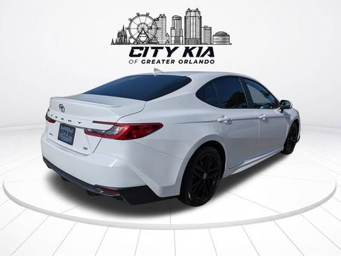 Used 2025 Toyota Camry SE FWD image 6