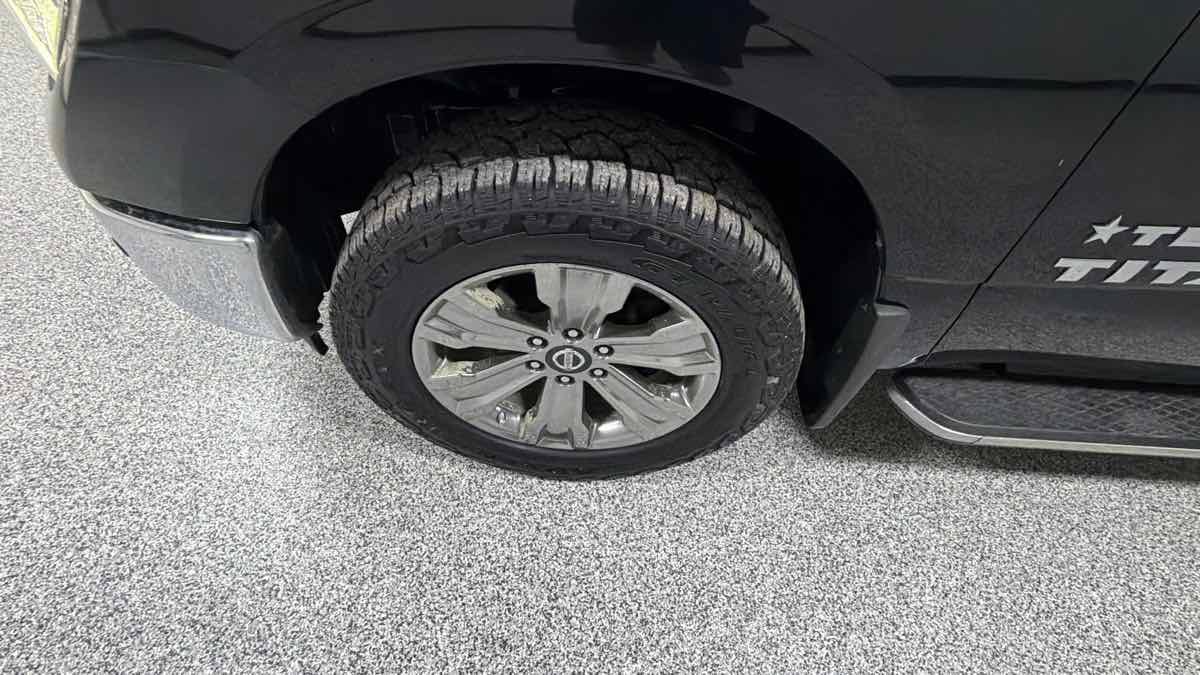 Used 2018 Nissan Titan SL w/ Texas Titan Edition AWD/4WD image 42