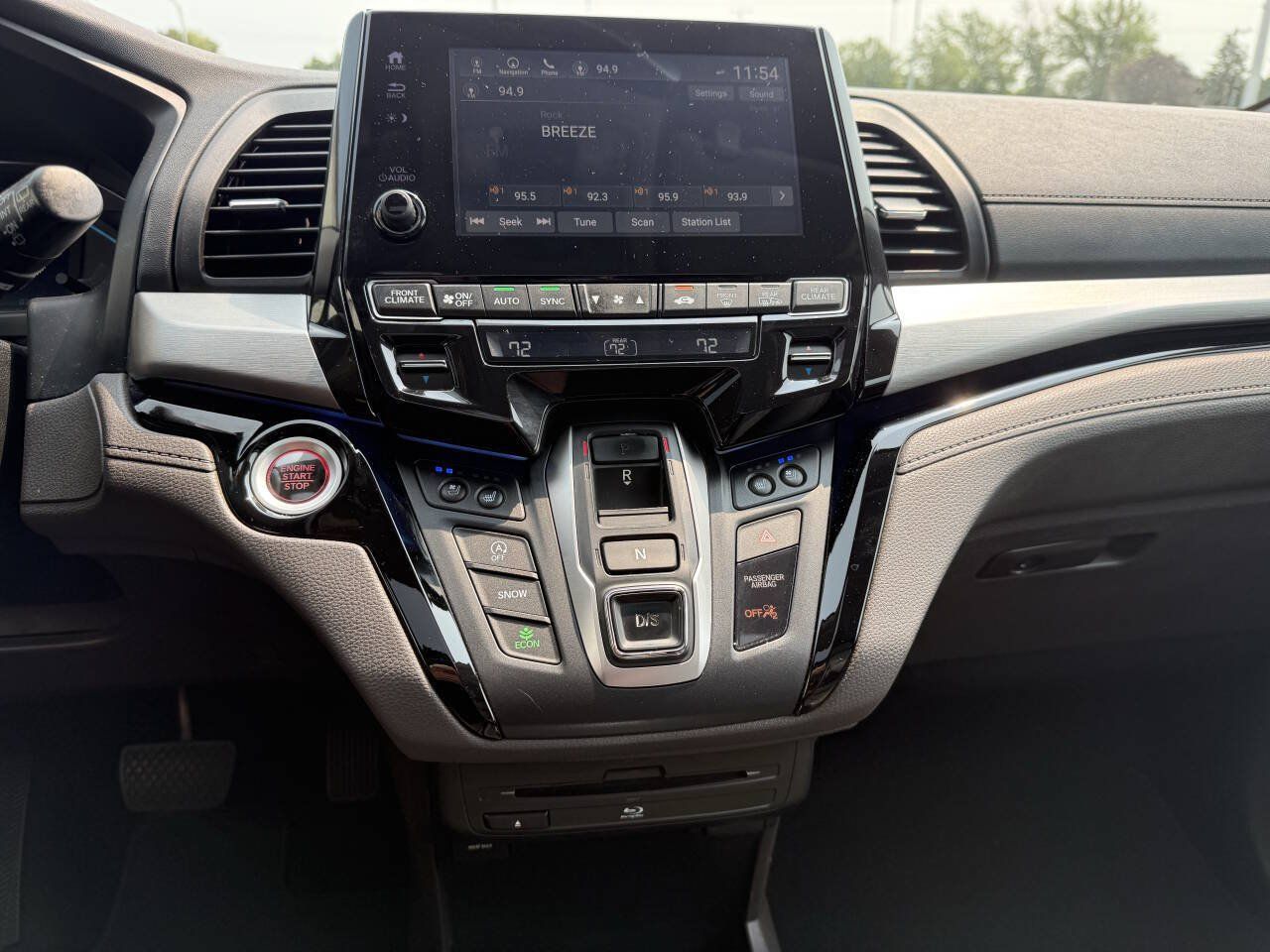 Used 2018 Honda Odyssey Elite image 9