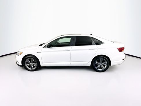 Used 2019 Volkswagen Jetta R-Line w/ R-Line Cold Weather Package FWD image 4