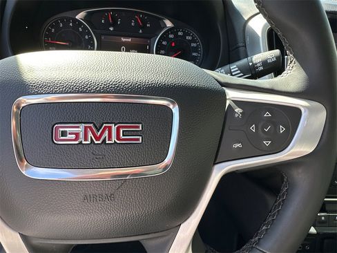 Used 2023 GMC Terrain SLT image 26