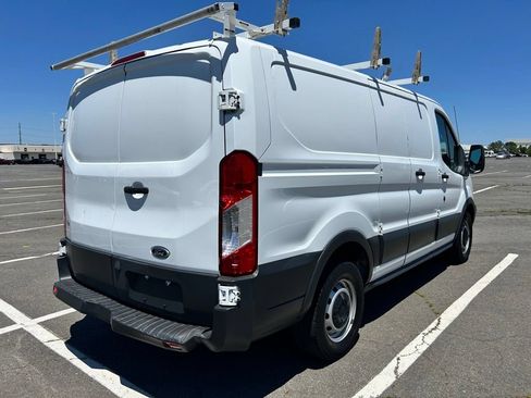 Used 2017 Ford Transit 150 130 Low Roof RWD image 4