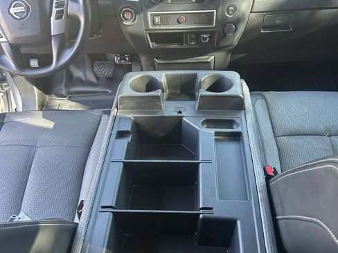Used 2017 Nissan Titan S image 21