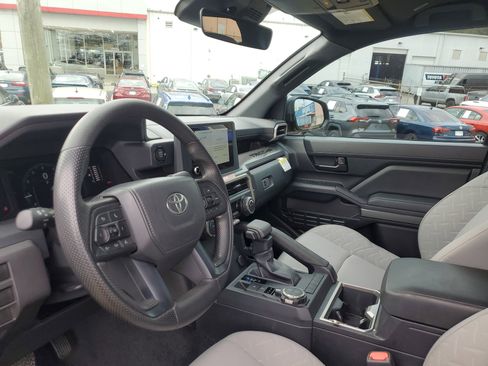 Used 2025 Toyota Tacoma SR5 image 18
